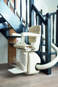Handicare_Freecurve_powered_footrest